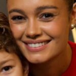Aos 10 anos, o filho de Sophie Charlotte encanta a todos em sua rara aparição na Globo
